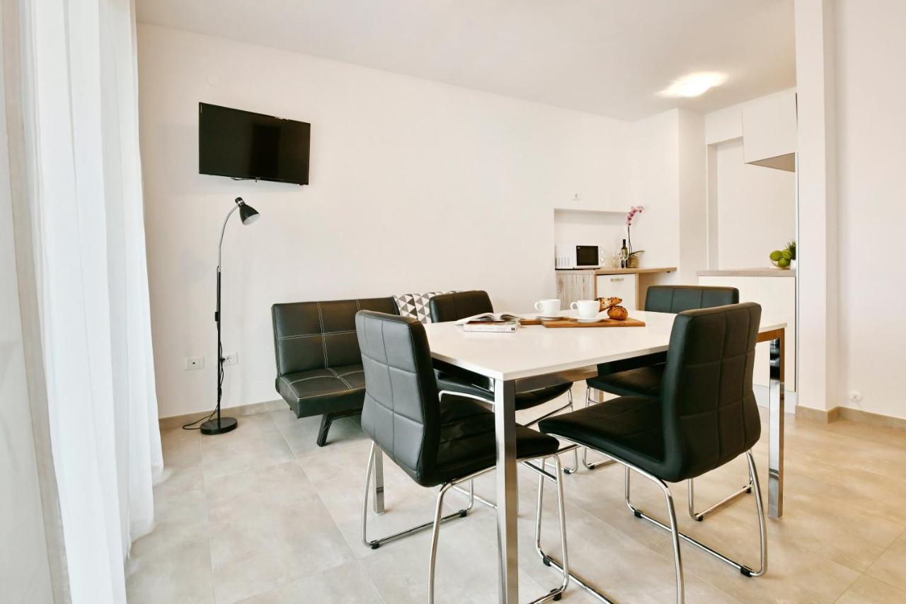 Apart Residence Rudan ロヴィニ エクステリア 写真